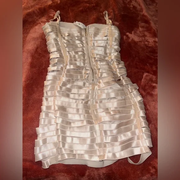 Bodycon Bandage Mini Dress. Size M - Picture 2 of 4